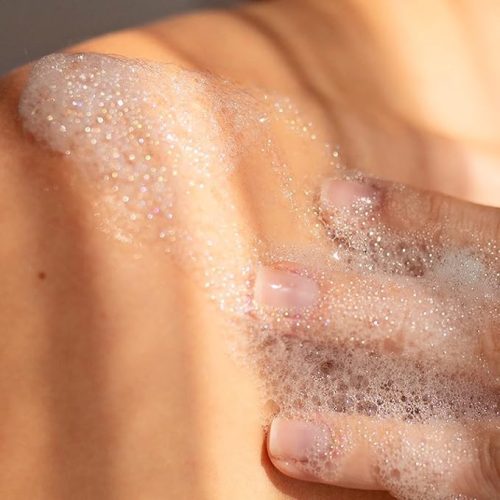 Gel douche hydratant Alpha Skin Care, formule douce anti-âge sans savon, AHA glycolique, vitamine E et aloe vera, revitalise et apaise, tous types de peau, acide hydroxy, 340 ml