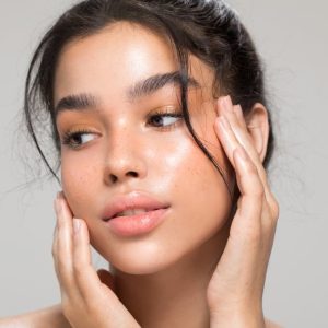 Crème hydratante visage Olay Regenerist Micro-Sculpting pour femmes, sans parfum – Soin hydratant, anti-âge, anti-rides et raffermissant – Acide hyaluronique, niacinamide, peptides aminés, 50 ml